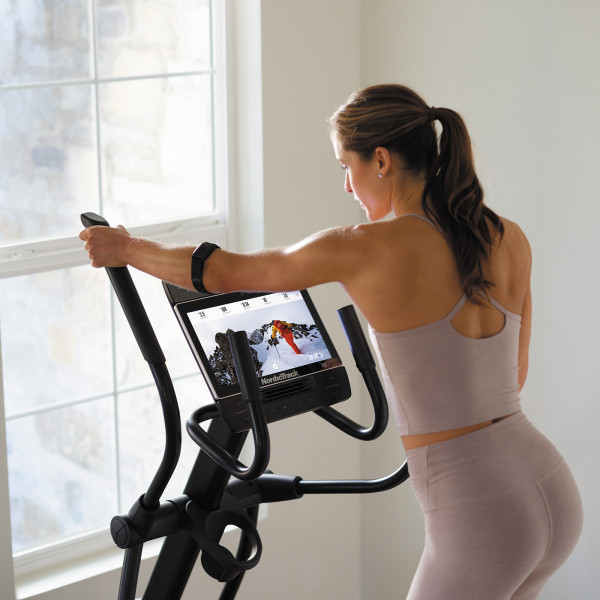 nordictrack-airglide-14i-elliptical-handles-display-screen-closeup_600 NordicTrack AirGlide